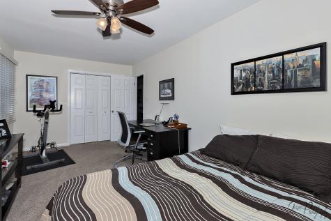 533 Bobby Lane Mundelein IL 60060