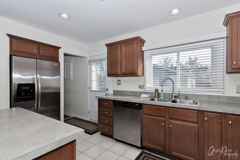 533 Bobby Lane Mundelein IL 60060