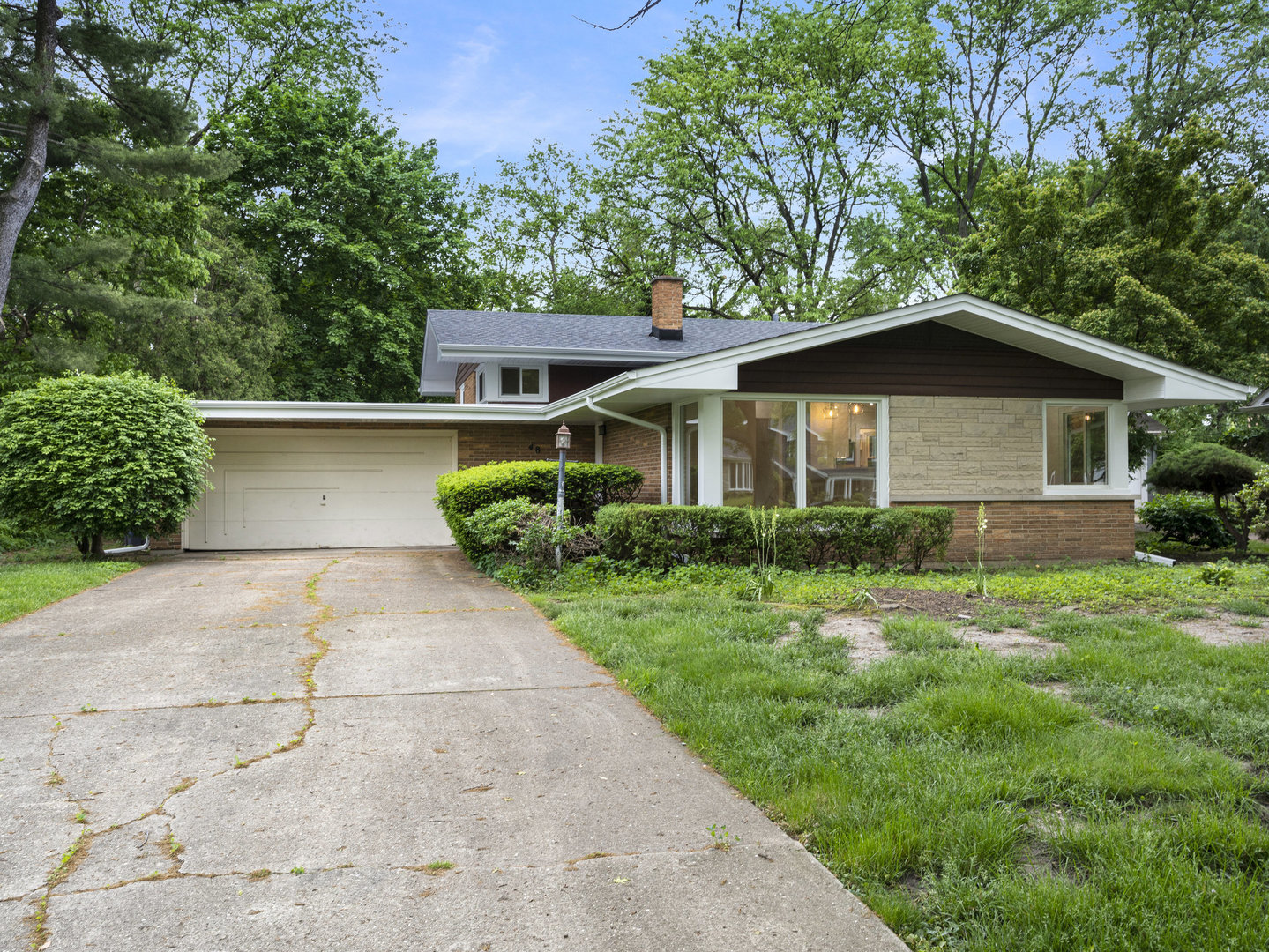48 Oakwood Drive Naperville IL 60540