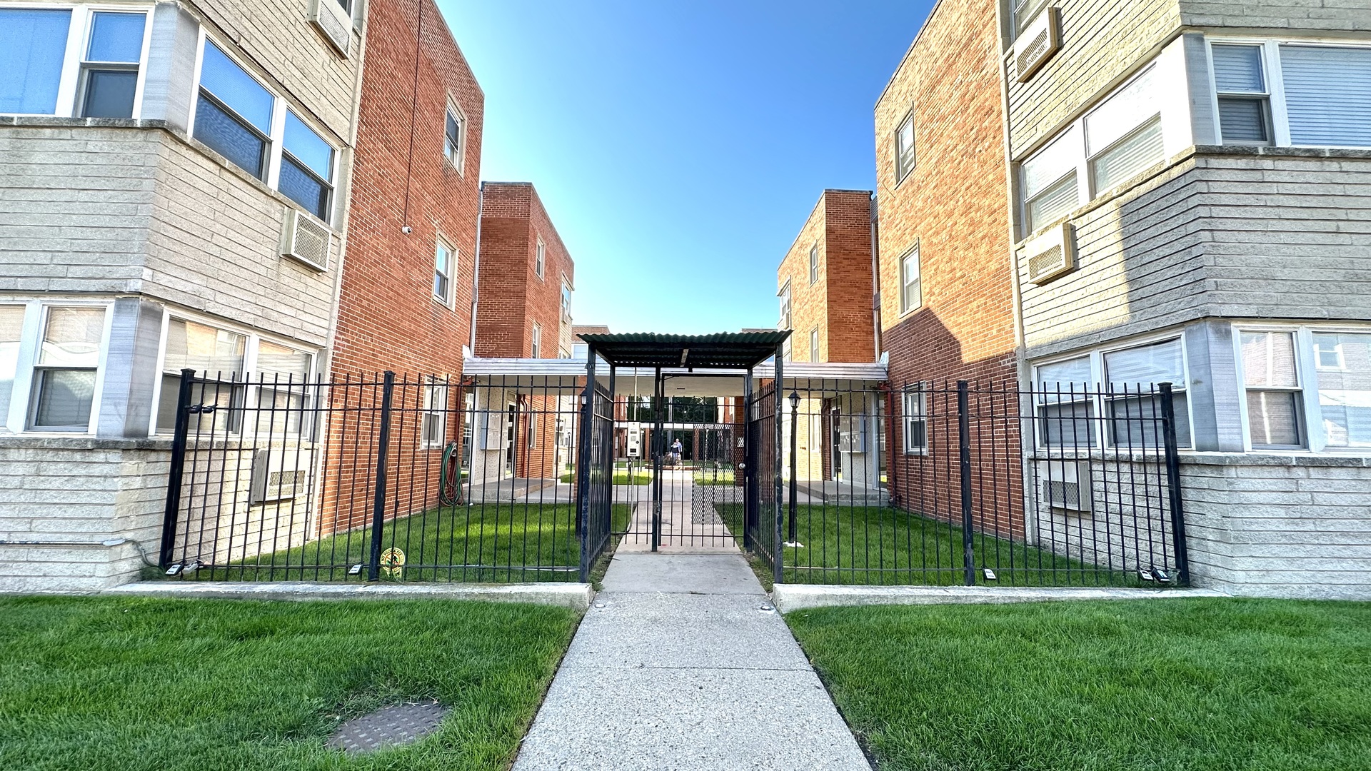 2409 West Balmoral Avenue Chicago IL 60625