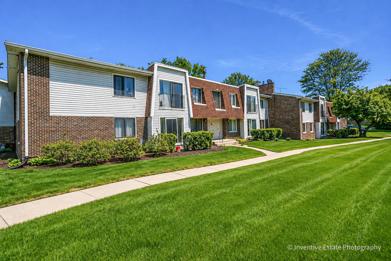2711 Hobson Road Woodridge IL 60517