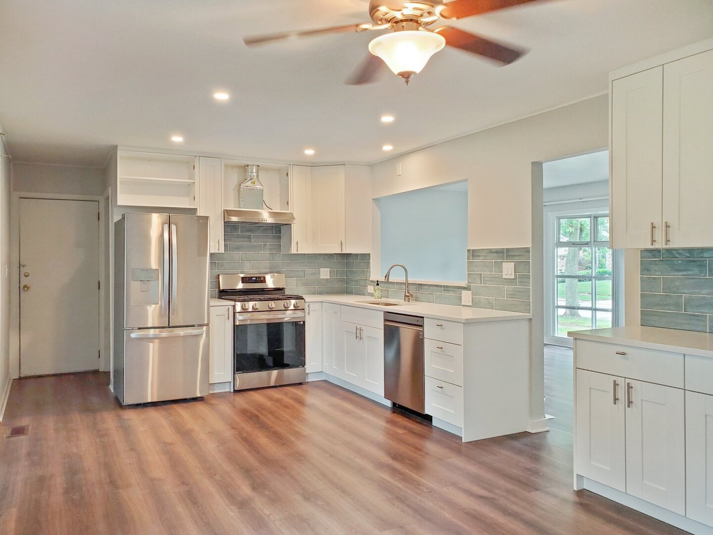 720 Country Lane S Roselle IL 60172