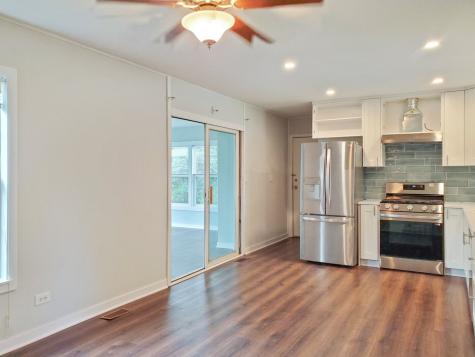 720 Country Lane S Roselle IL 60172
