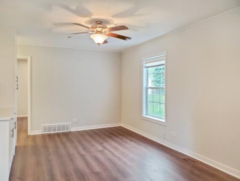 720 Country Lane S Roselle IL 60172