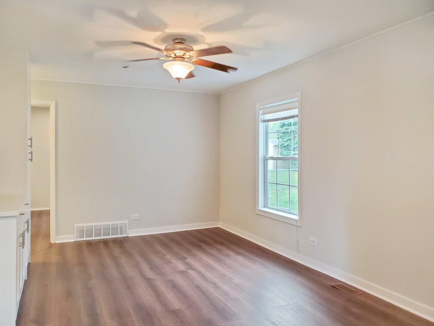 720 Country Lane S Roselle IL 60172