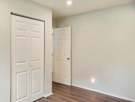 720 Country Lane S Roselle IL 60172