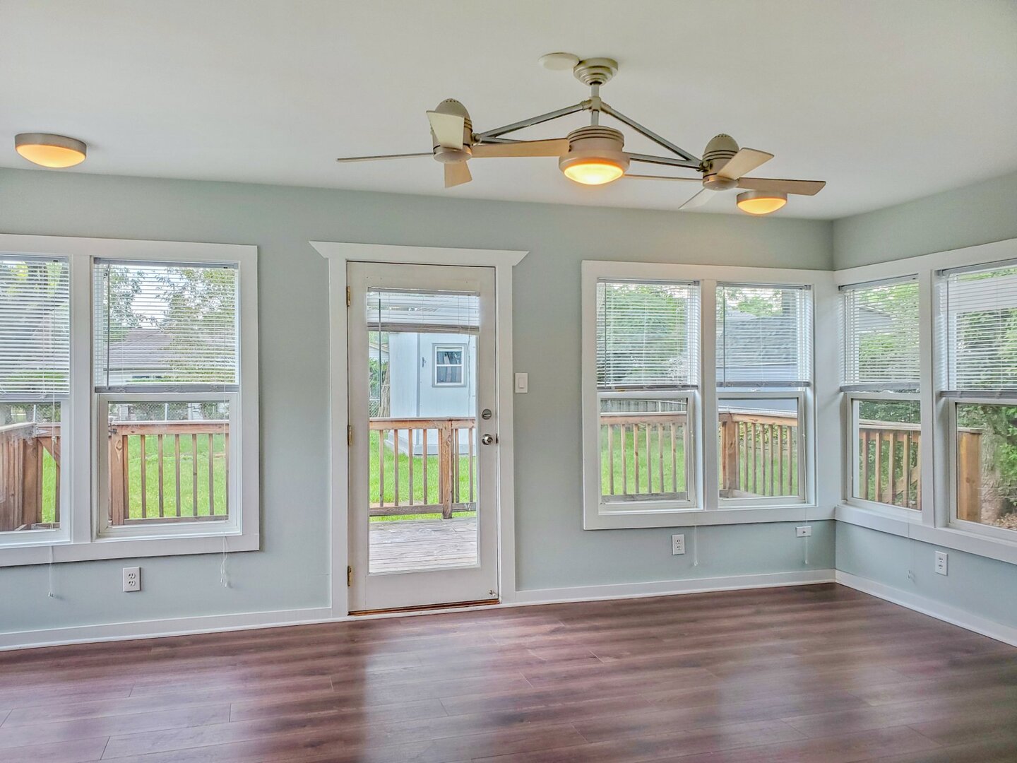 720 Country Lane S Roselle IL 60172