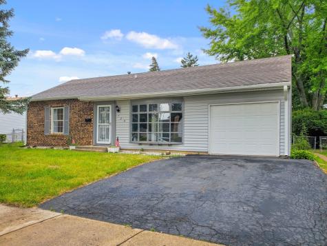 720 Country Lane S Roselle IL 60172