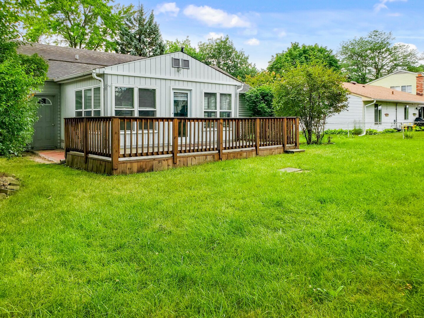 720 Country Lane S Roselle IL 60172