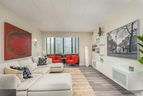637 East Woodland Park Avenue Chicago IL 60616