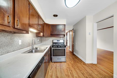 7248 North Ridge Boulevard Chicago IL 60645