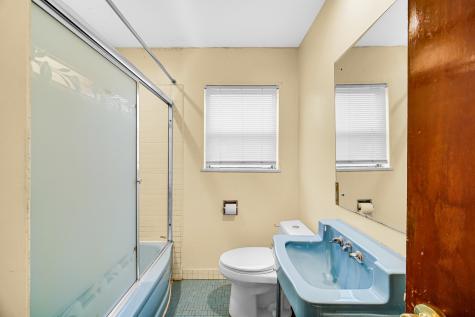 7248 North Ridge Boulevard Chicago IL 60645