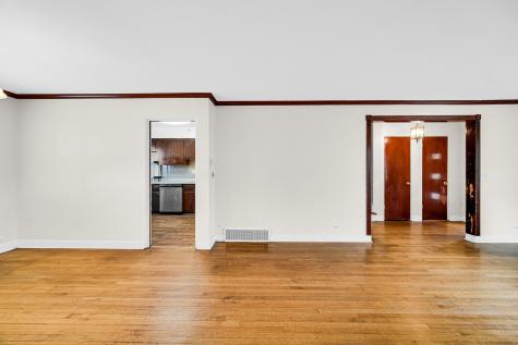 7248 North Ridge Boulevard Chicago IL 60645