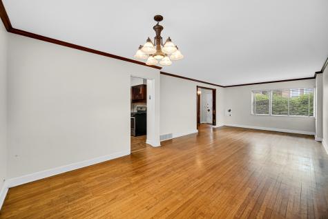 7248 North Ridge Boulevard Chicago IL 60645