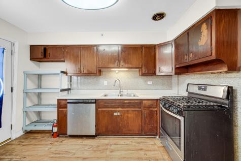 7248 North Ridge Boulevard Chicago IL 60645