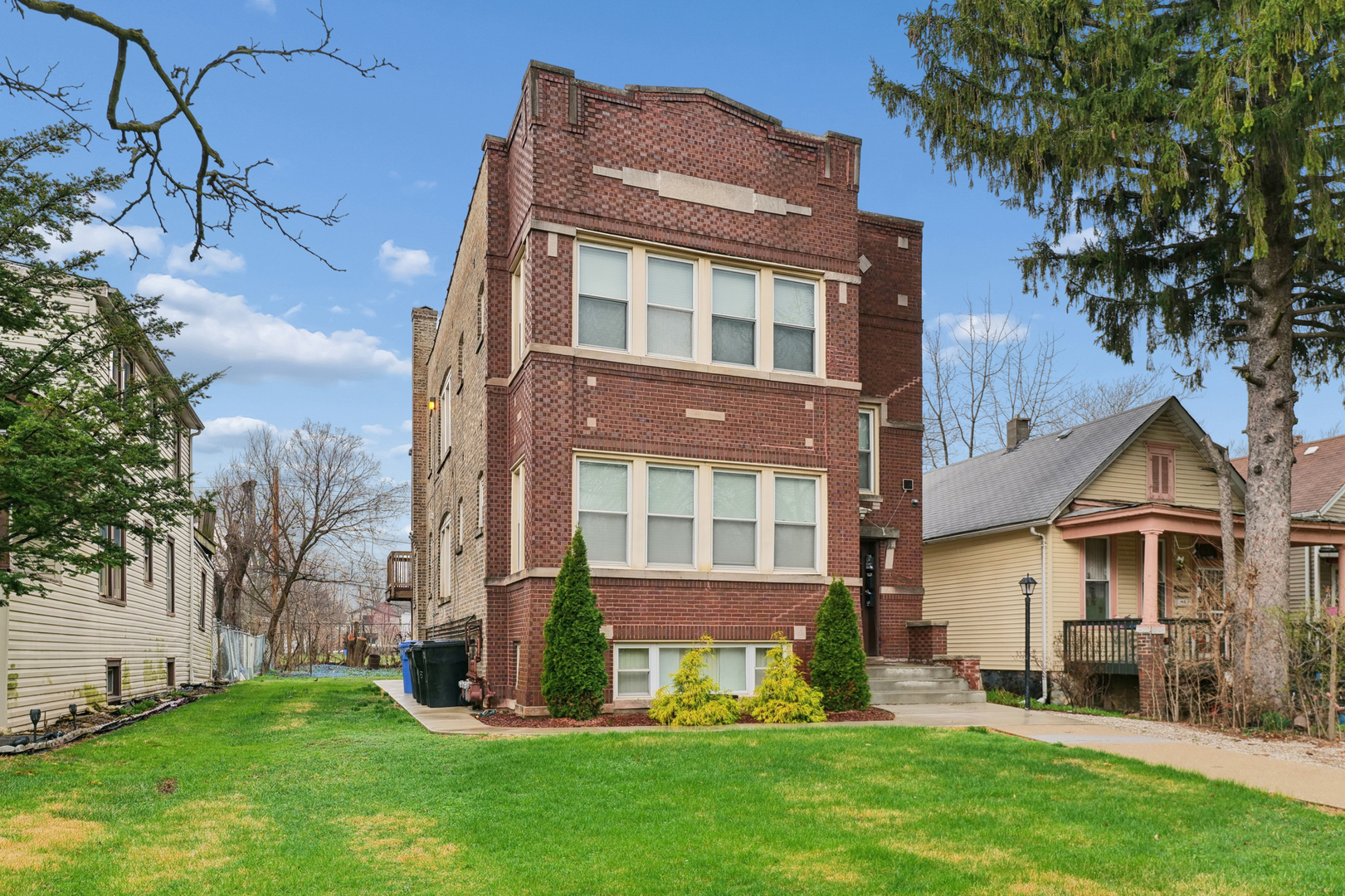 10226 South Charles Street Chicago IL 60643