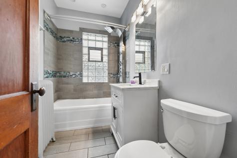 10226 South Charles Street Chicago IL 60643
