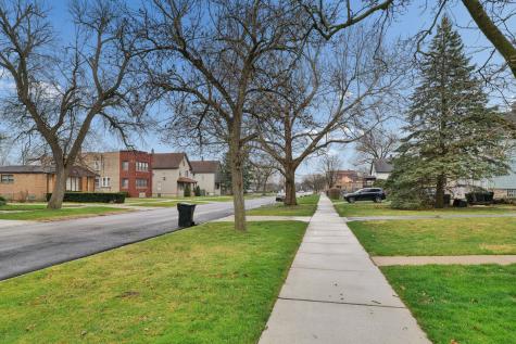 10226 South Charles Street Chicago IL 60643