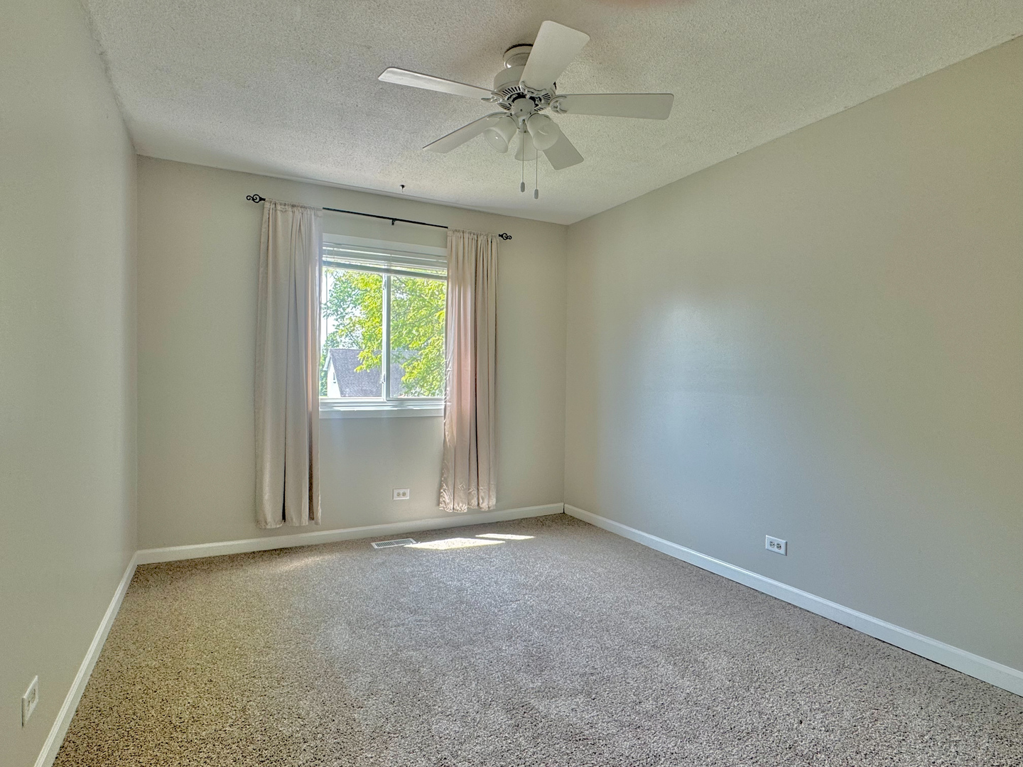 3302 Acorn Court Aurora IL 60504