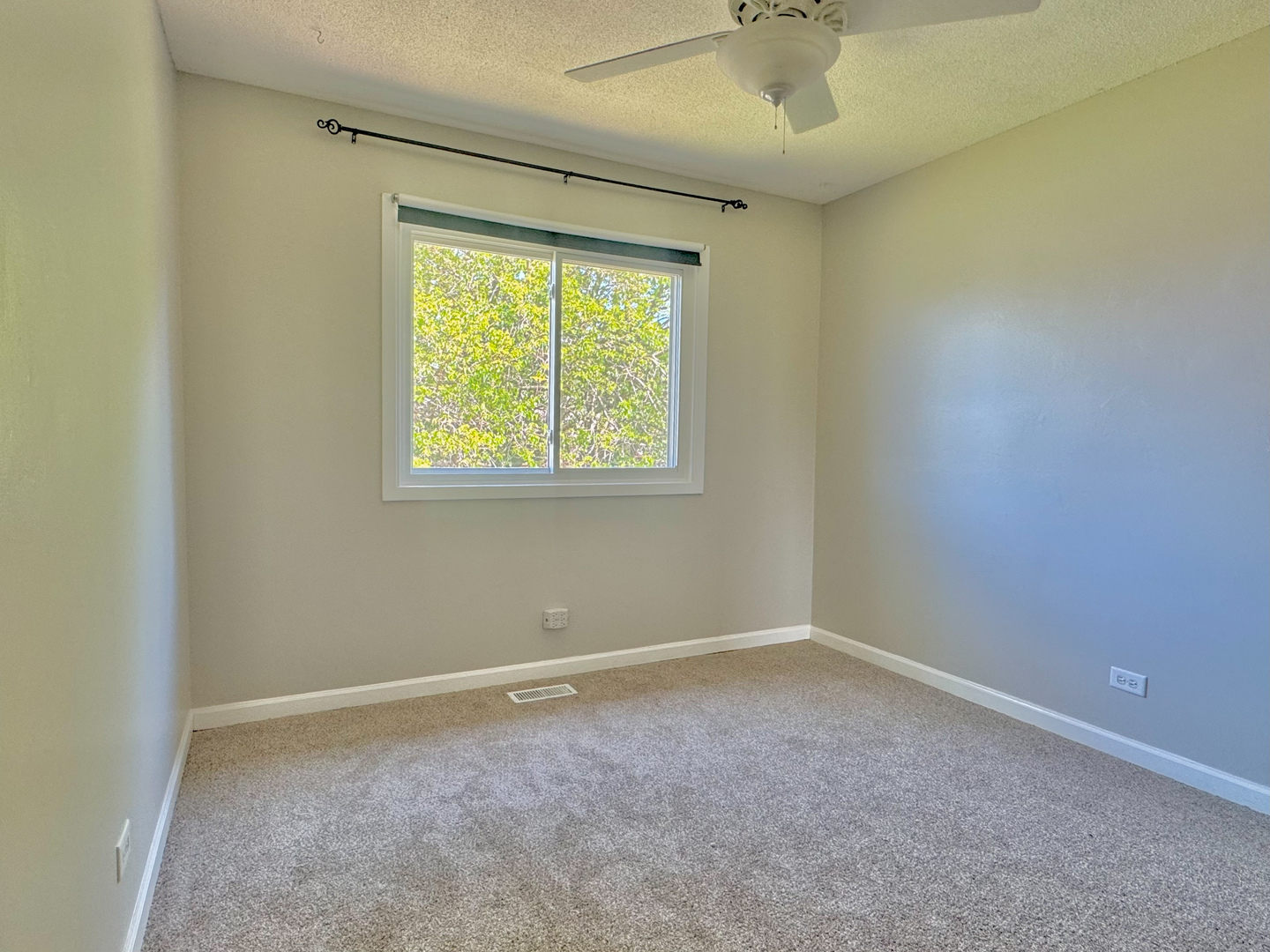 3302 Acorn Court Aurora IL 60504