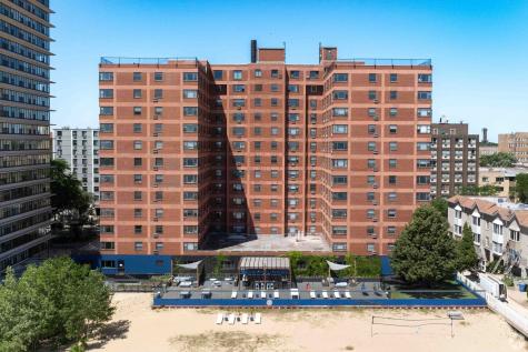 5815 North Sheridan Road Chicago IL 60660