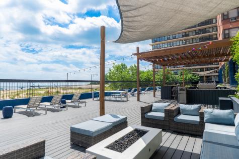 5815 North Sheridan Road Chicago IL 60660