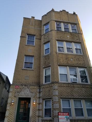 1923 West Belle Plaine Avenue Chicago IL 60613
