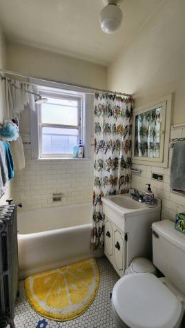 1923 West Belle Plaine Avenue Chicago IL 60613