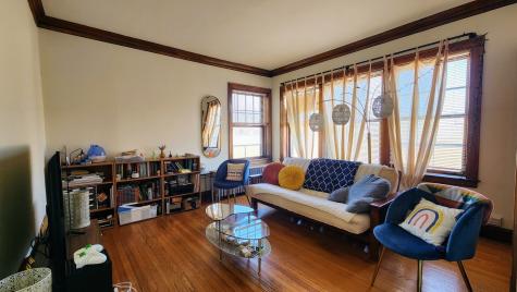 1923 West Belle Plaine Avenue Chicago IL 60613