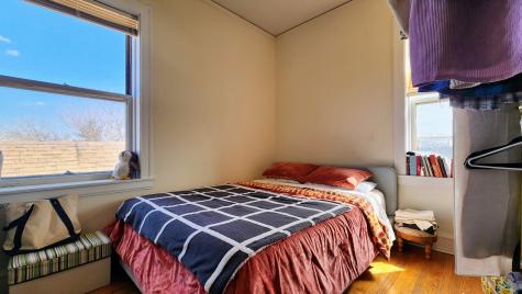 1923 West Belle Plaine Avenue Chicago IL 60613