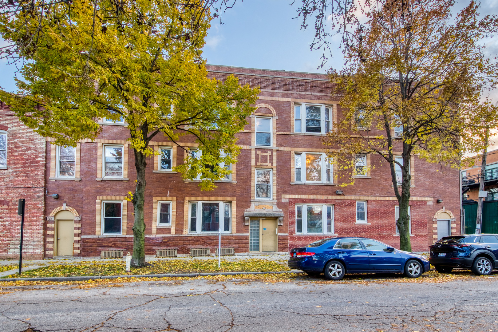 2511 West Le Moyne Street Chicago IL 60622
