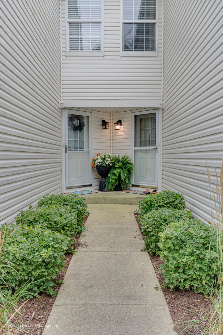 2417 Stoughton Circle Aurora IL 60502