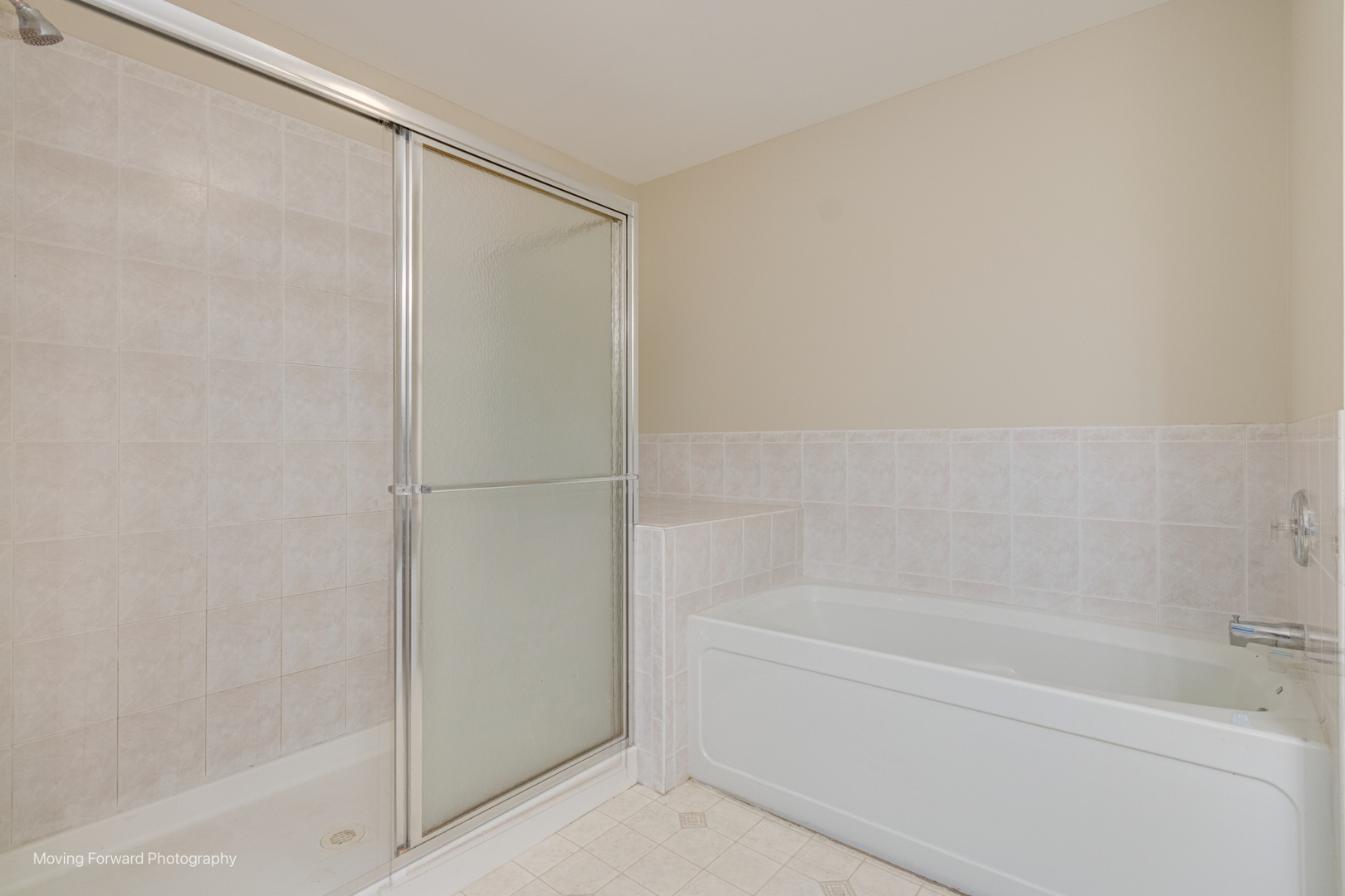 2417 Stoughton Circle Aurora IL 60502