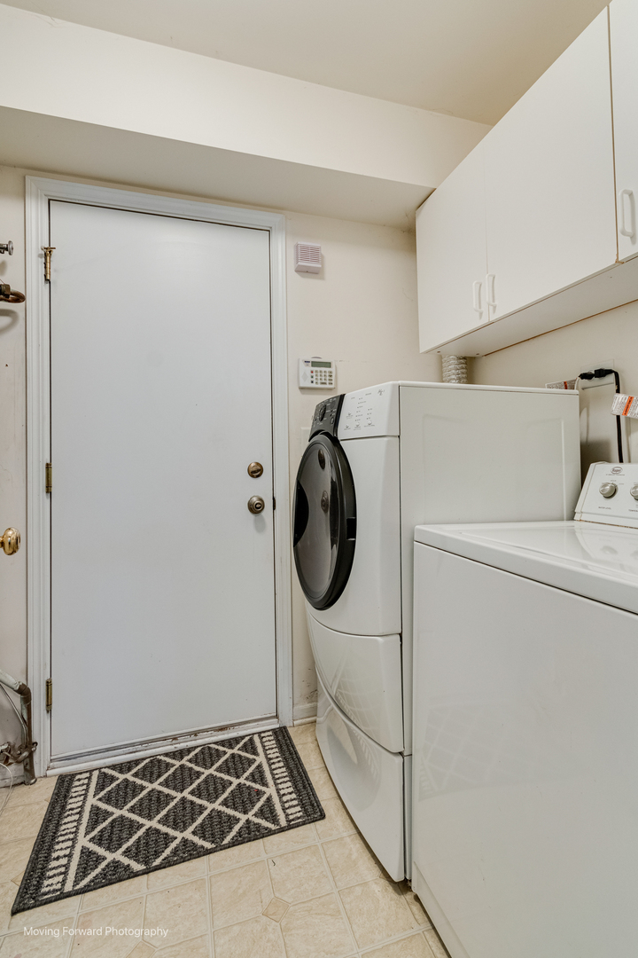 2417 Stoughton Circle Aurora IL 60502