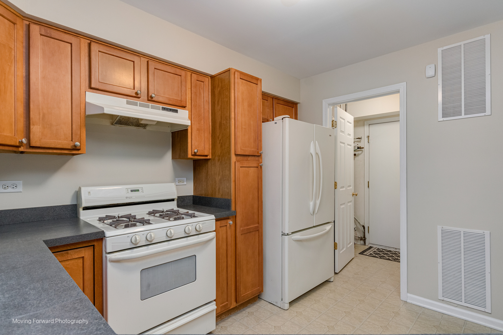 2417 Stoughton Circle Aurora IL 60502