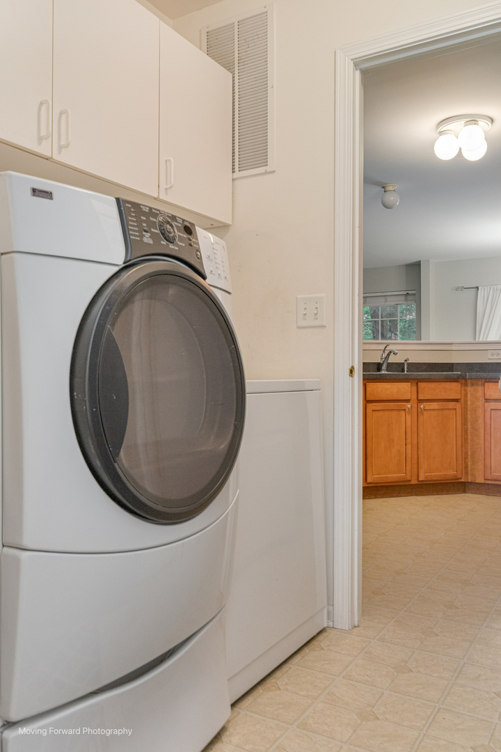 2417 Stoughton Circle Aurora IL 60502