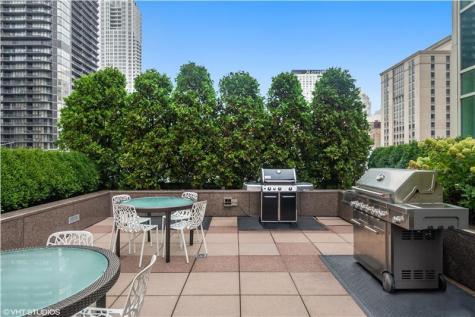 33 West Ontario Street Chicago IL 60654
