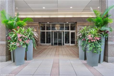 33 West Ontario Street Chicago IL 60654