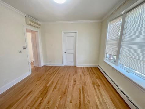 7025 North Damen Avenue Chicago IL 60645
