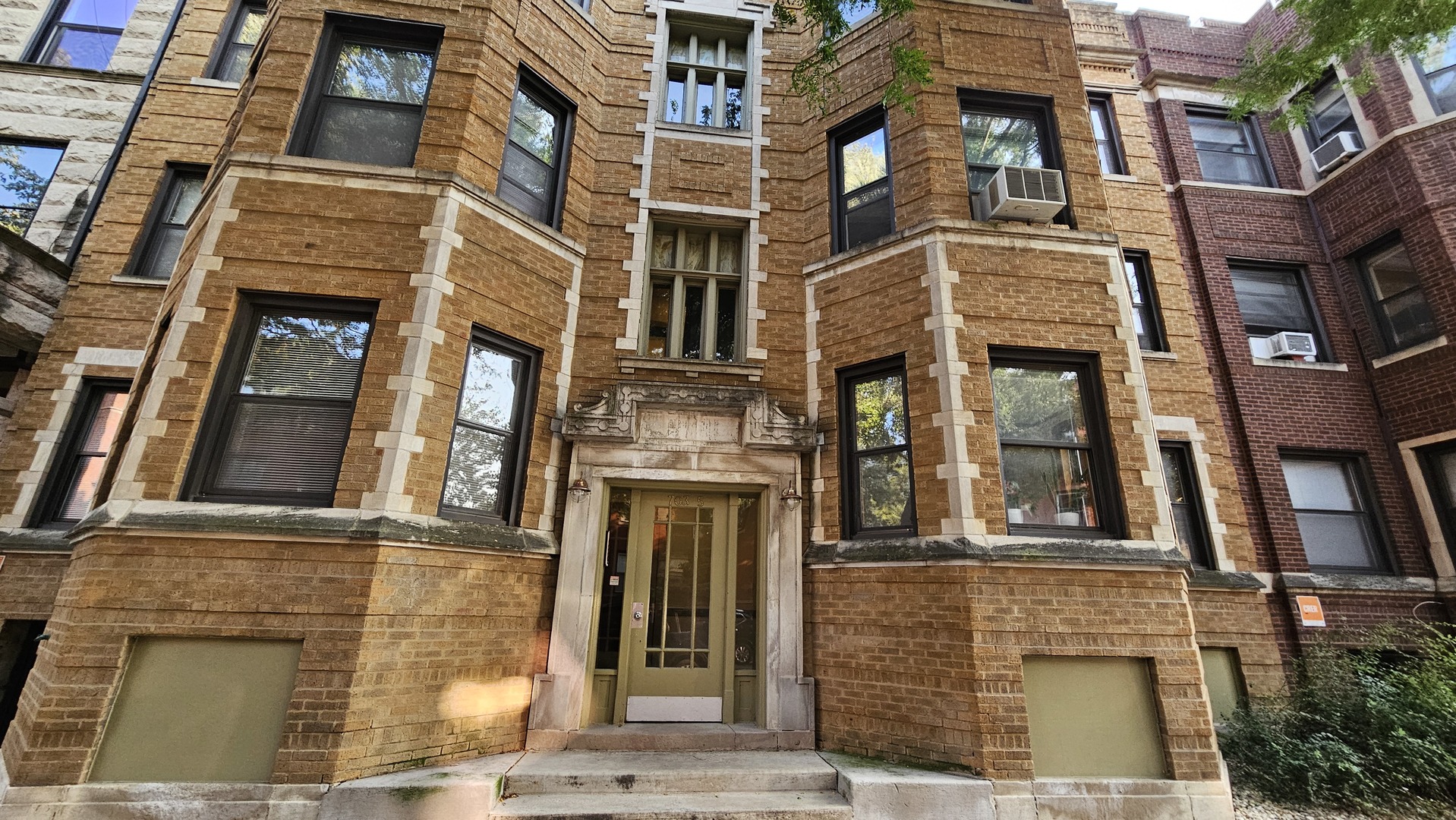 703 West Cornelia Avenue Chicago IL 60657