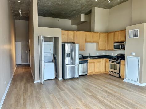 1122 West Catalpa Avenue Chicago IL 60640
