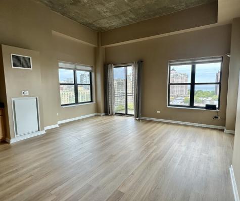 1122 West Catalpa Avenue Chicago IL 60640