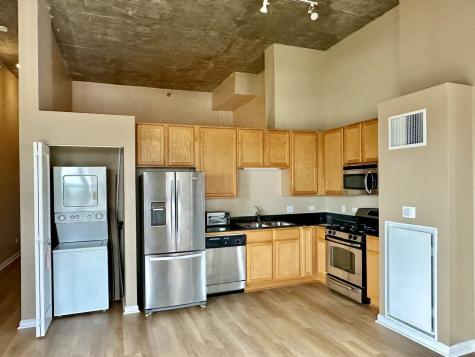 1122 West Catalpa Avenue Chicago IL 60640