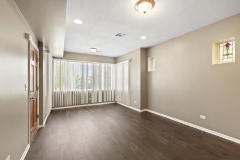 323 Memorial Drive Calumet City IL 60409