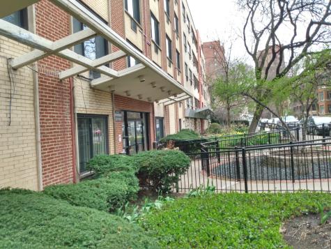 540 West Roscoe Street Chicago IL 60657