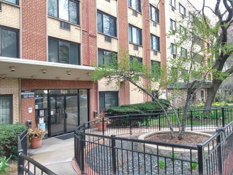 540 West Roscoe Street Chicago IL 60657