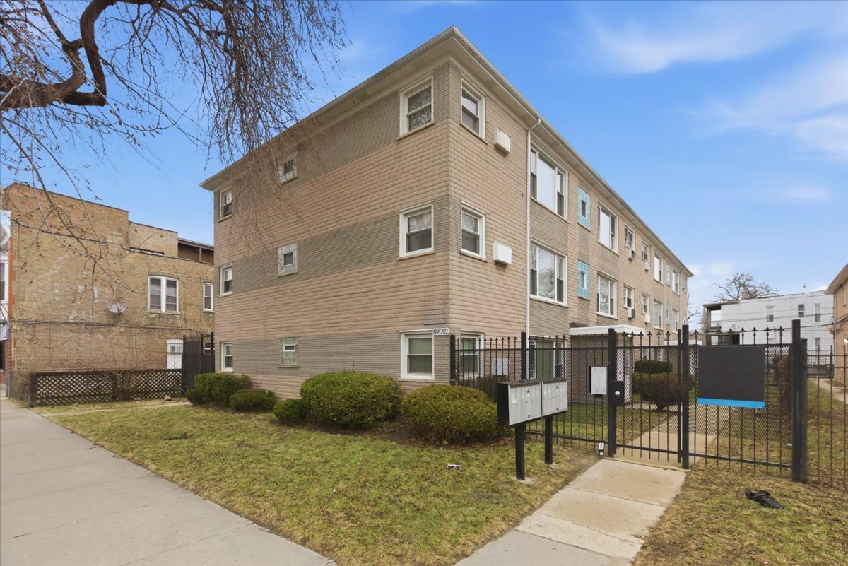 8917 South Cottage Grove Avenue Chicago IL 60619