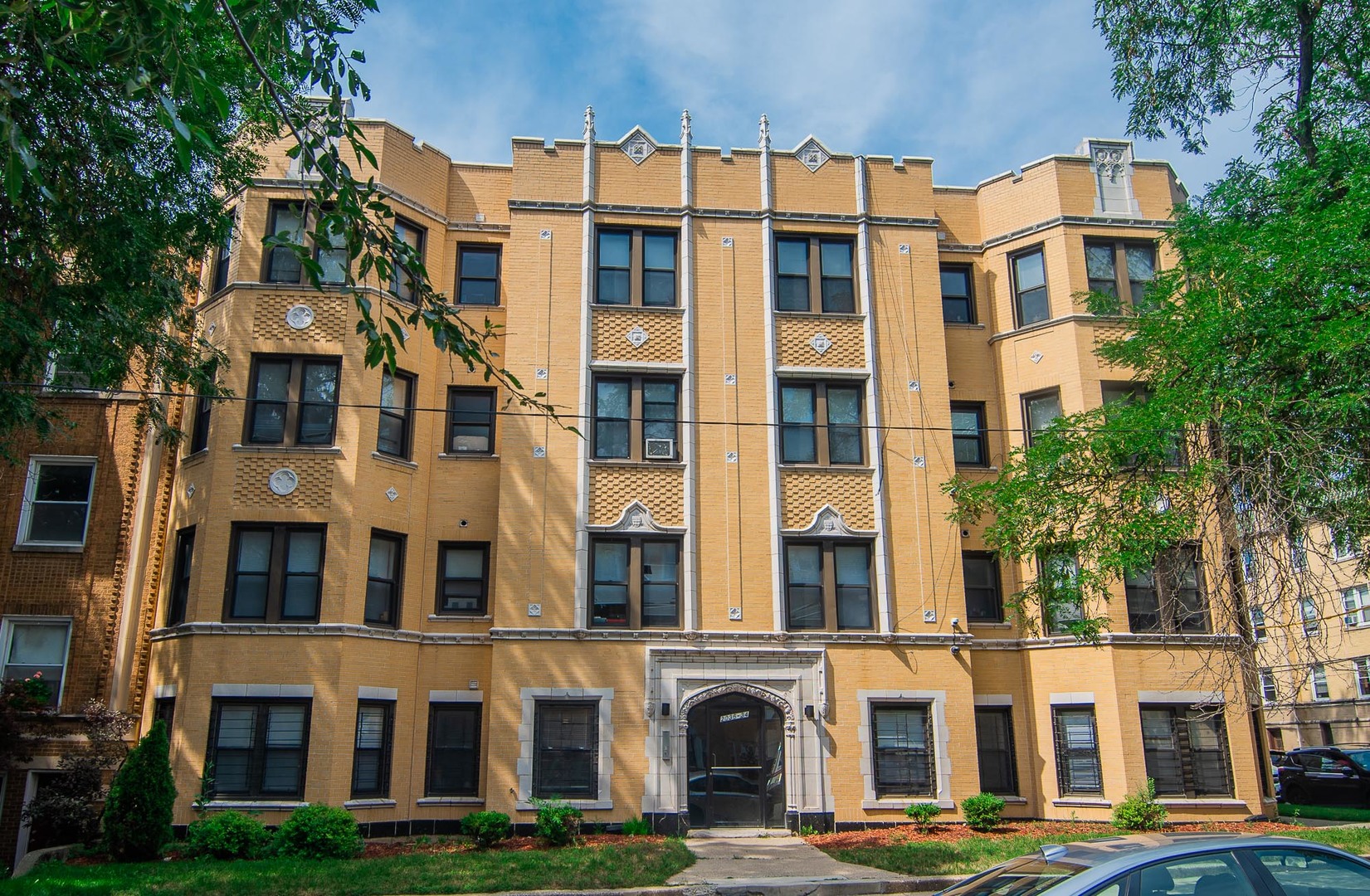 2036 West Arthur Avenue Chicago IL 60645
