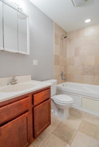 2036 West Arthur Avenue Chicago IL 60645
