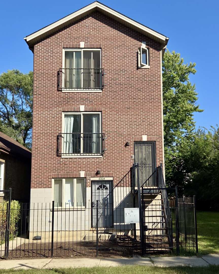 6439 South Saint Lawrence Avenue Chicago IL 60637